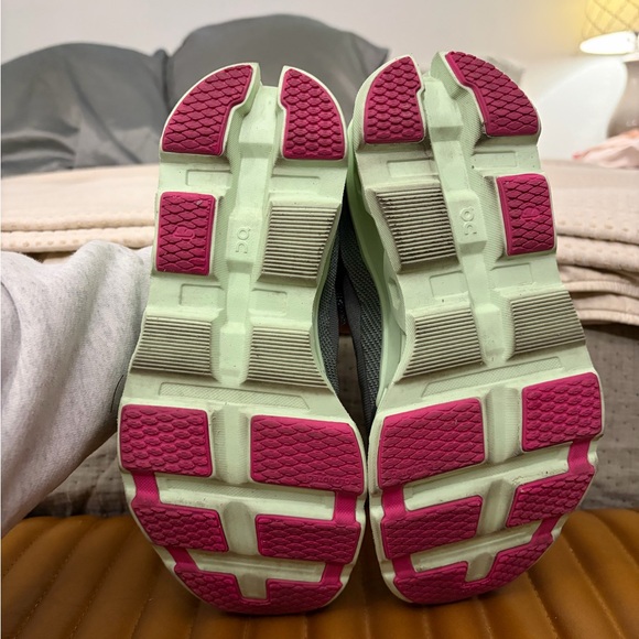 On Running Women's Black and Mint Athletic Shoes - Picture 4 of 6